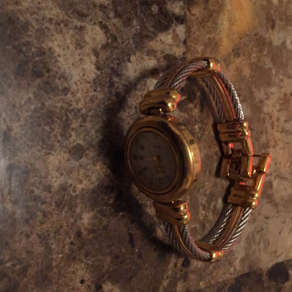 Watch - Picture 2 of 3